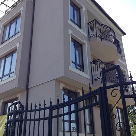Guest house Alen Mak 3*